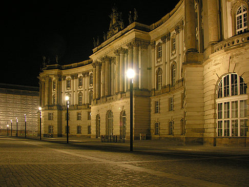 Alte Bibliothek am Bebelplatz bei Nacht - Berlin (Berlin)