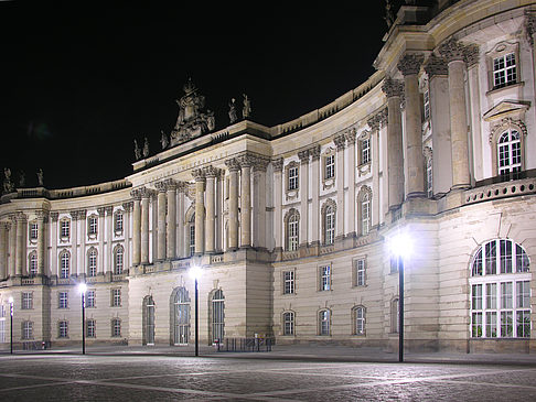 Alte Bibliothek am Bebelplatz bei Nacht - Berlin (Berlin)