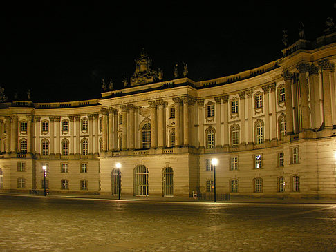 Alte Bibliothek am Bebelplatz bei Nacht - Berlin (Berlin)