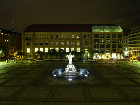 Schiller Statue auf dem Gendarmenmarkt - Berlin (Berlin)